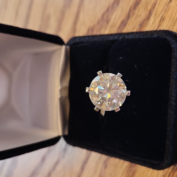 Jewelry - Moissanite 8ct Ring Triple Platinum over Sterling Silver Size 5.5